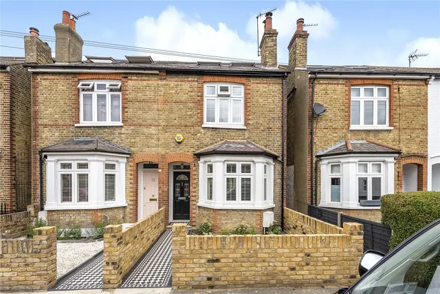 Priory Road, Hampton, TW12 2NT, photo 1