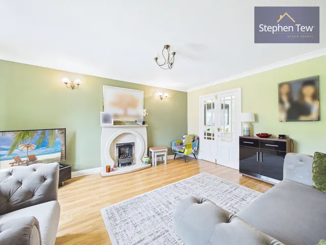 Oakwood Close, Blackpool, FY4, photo 2