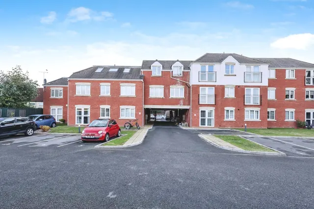 High Street, Amblecote, DY8, photo 1