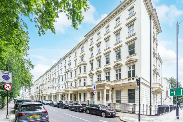 Flat 2, 111 St Georges Square, London, photo 1