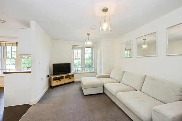 Whitepost Hill, Redhill, RH1, photo 3