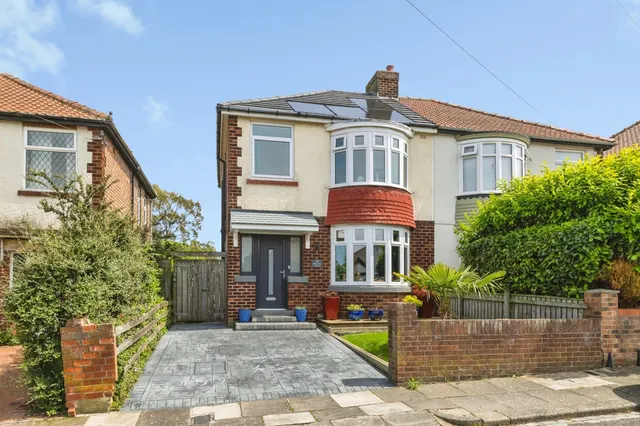 3 bedroom house, Broomhill Gardens, Hartlepool, TS26