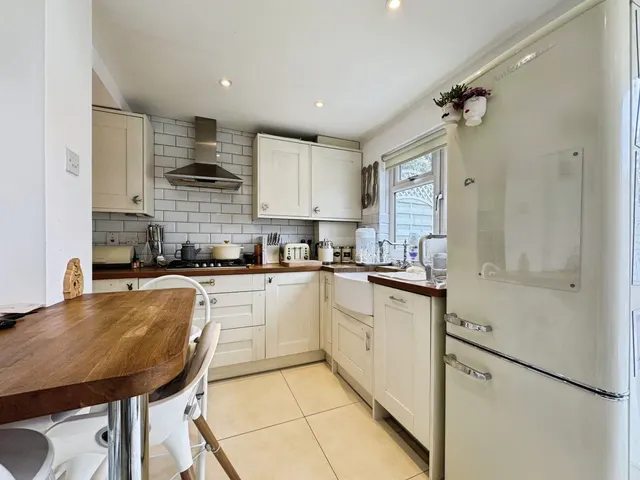 Deansbrook Road, Edgware, HA8, photo 3