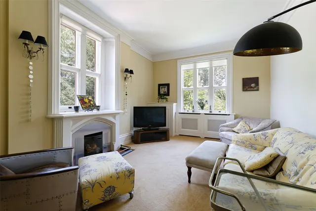 Mynthurst, Leigh, RH2, photo 2