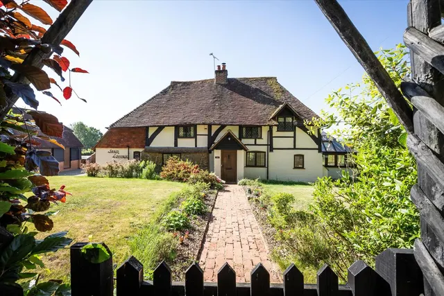 Brook Road, Sandhills, GU8, photo 1