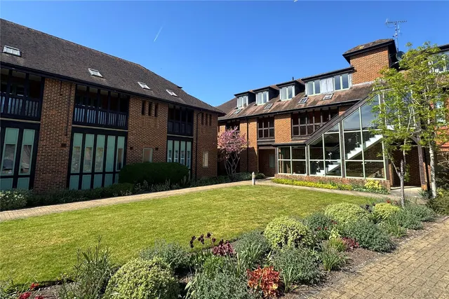 Westfield Road, Woking, GU22, photo 1
