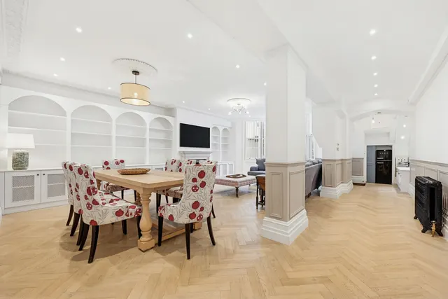 Photo 2 — Cornwall Gardens, South Kensington, London, SW7 4BG