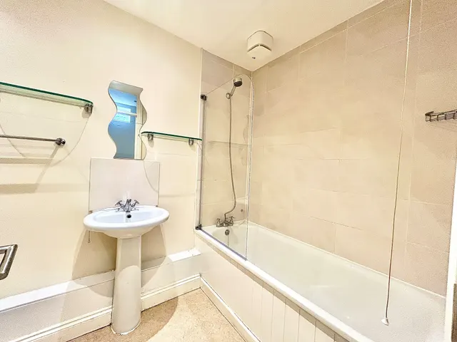 Ham Park Road, Stratford, E15, photo 2