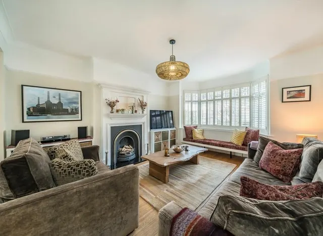 Photo 2 — Cedarville Gardens, Streatham, SW16