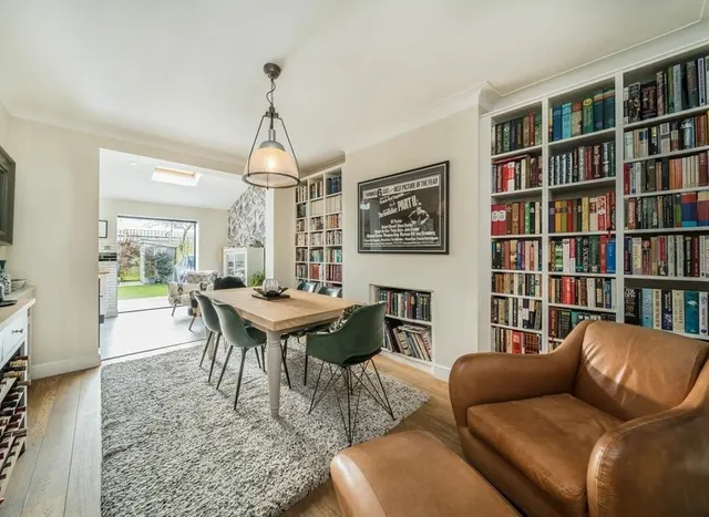 Photo 3 — Cedarville Gardens, Streatham, SW16