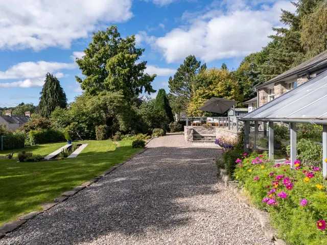County Place, Pitcairngreen, PH1, photo 2