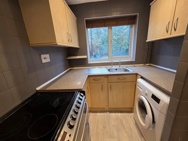 Meredith Drive, Aylesbury, HP19, photo 3