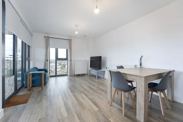 St Nicholas Way, Sutton, SM1, photo 2