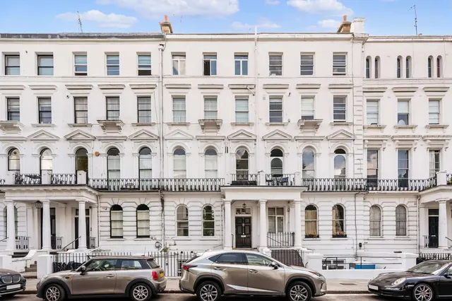Photo 2 — Elgin Crescent, London, W11 2JD