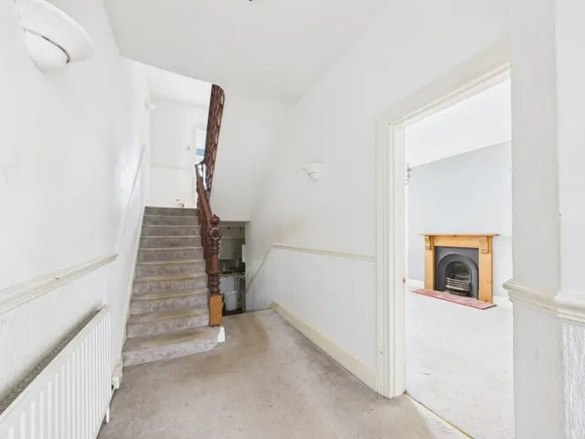 St Barnabas Terrace, Plymouth, PL1, photo 3