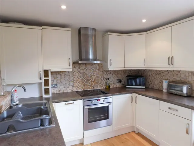 Aragon Court Broadway, Ealing, London, W13 0TL, photo 1