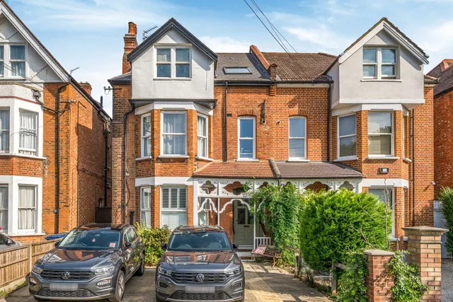 Buxton Gardens, Acton, W3, photo 1
