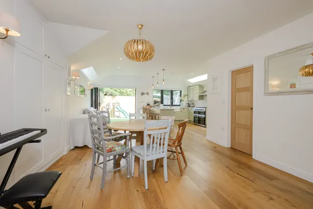 Mostyn Road, Merton Park, SW19, photo 3