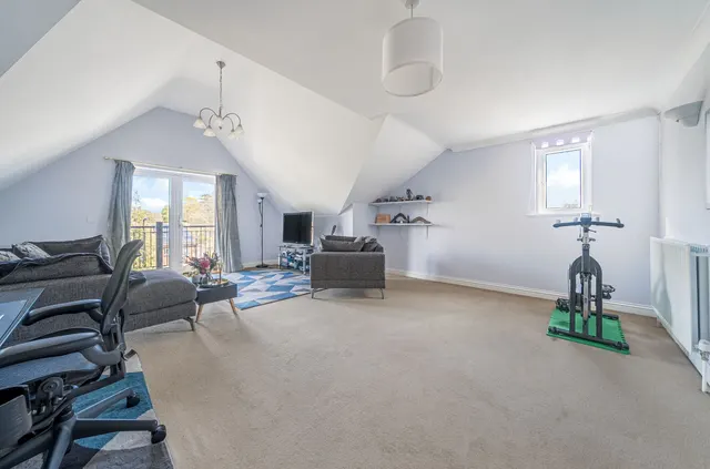 Archers Road, Banister Park, SO15, photo 2
