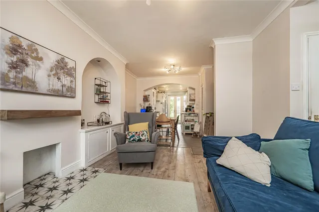 Dover House Road, London, photo 3
