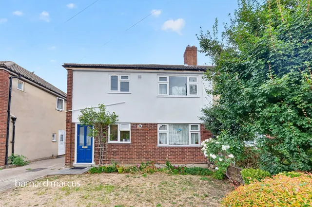 St. James Avenue, Sutton, photo 1