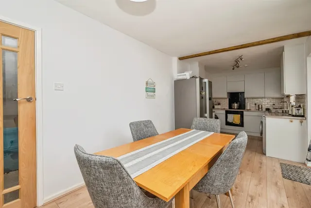 Hoveton Place, Badersfield, NR10, photo 3