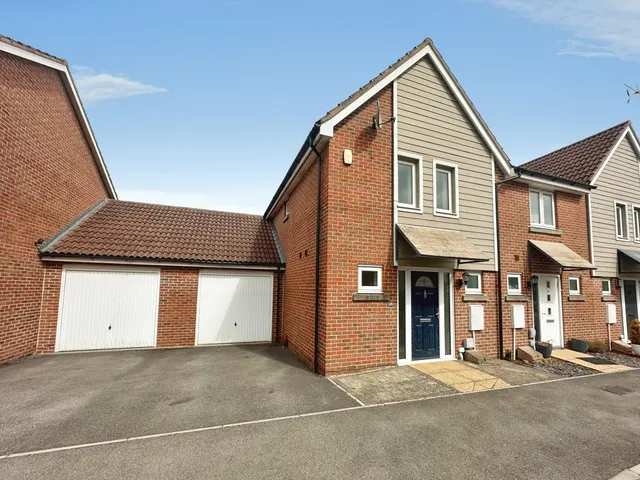 Benham Road, Basingstoke, RG24 9TJ, photo 1