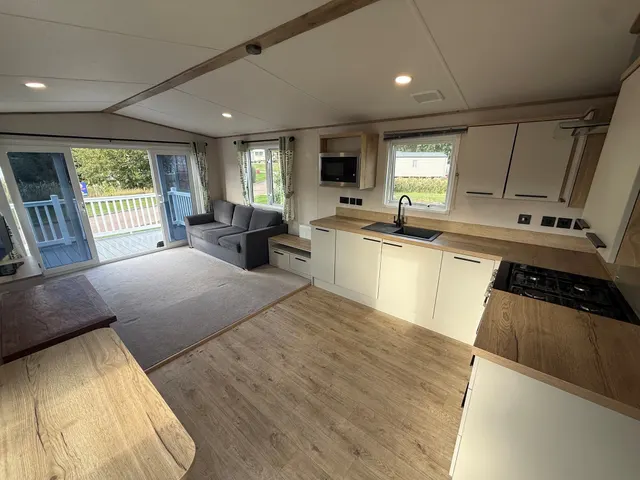 Carlton Meres Holiday Park, Carlton, IP17, photo 3
