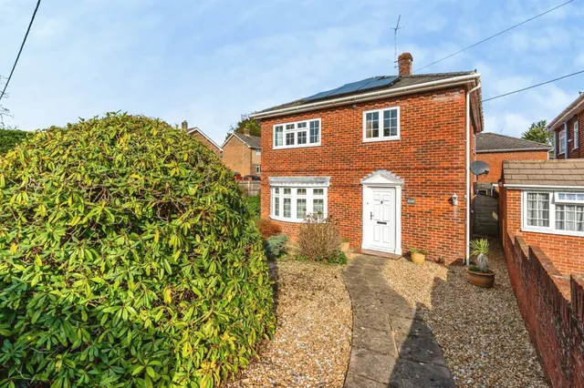 Leigh Road, Chandler's Ford, Eastleigh, photo 1