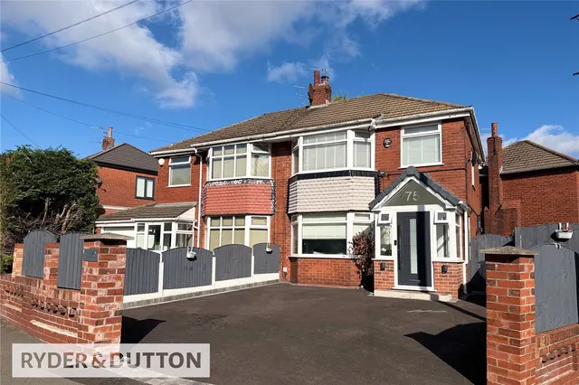 West Avenue, New Moston, M40, photo 1