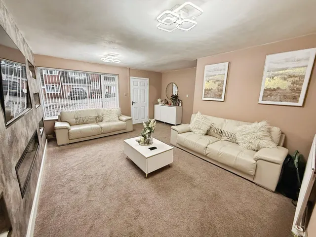 Hilton Close, Stirchley, TF3, photo 2