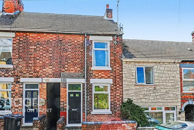 Lansdowne Road, Swadlincote, DE11, photo 1