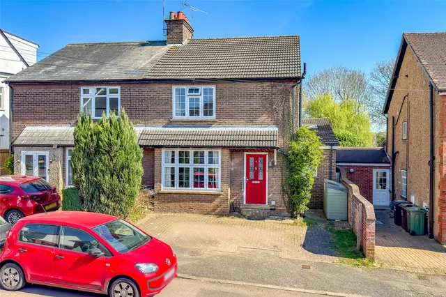 Grove Avenue, Harpenden, Hertfordshire, AL5 1EX, photo 1