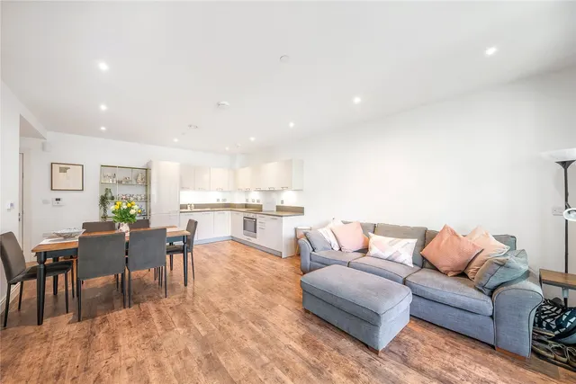Queenstown Road, Battersea, SW11, photo 1