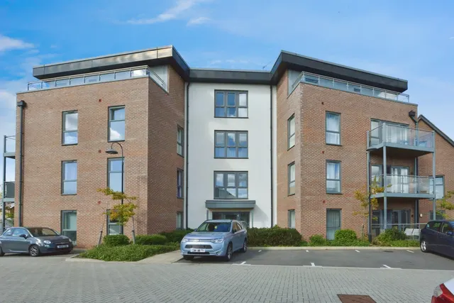 Harvard Way, Oakgrove, Milton Keynes, photo 1