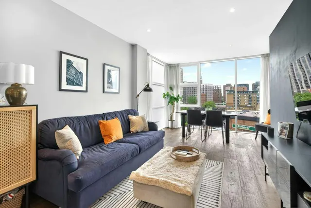 Juniper Drive, London, SW18, photo 1