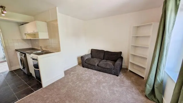 Spring Lane, Kenilworth, CV8, photo 2