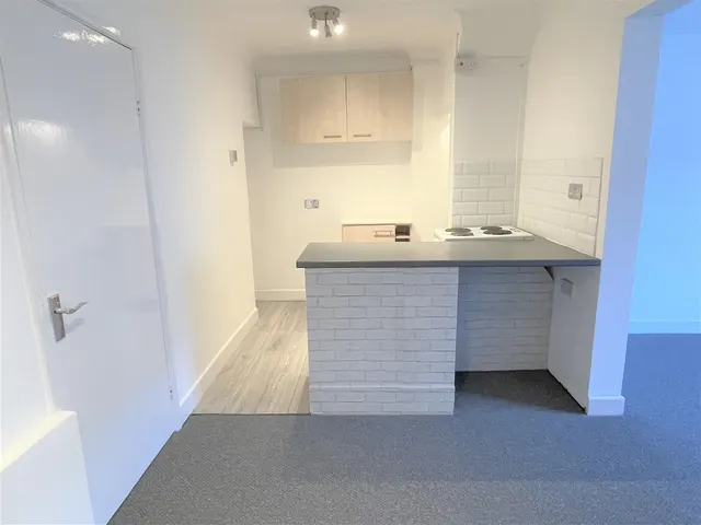 Grosvenor Place, St. Austell, photo 2