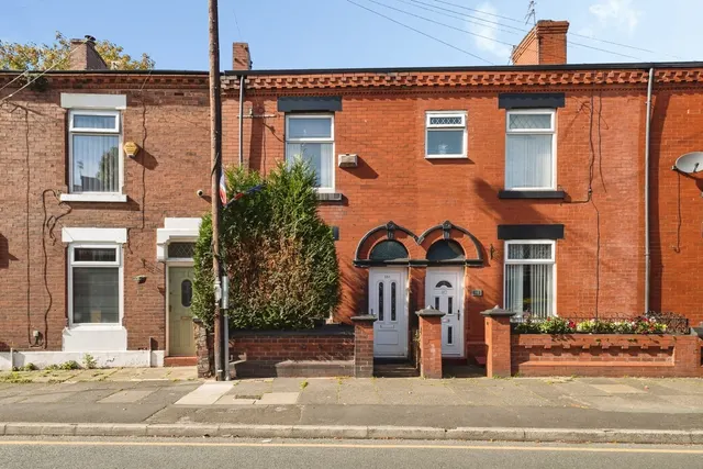 Haughton Green Road, Denton, M34, photo 1