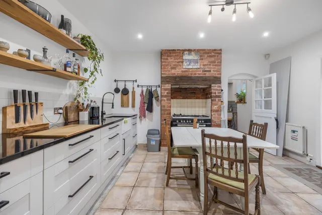 Church Street, Nottingham, NG17, photo 1