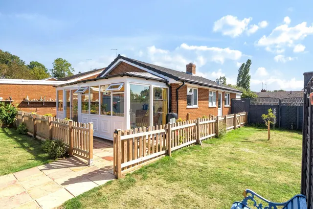 Chrystel Close, Tipton St. John, EX10
