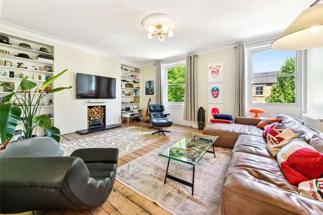 Photo 2 — Hammersmith Grove, London, W6 0NJ