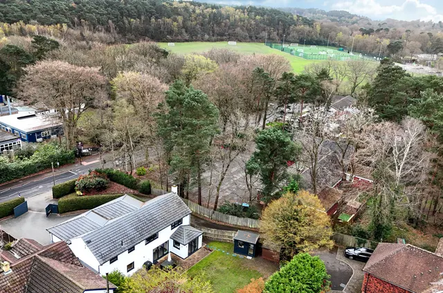 Upper Chobham Road, Camberley, Surrey, GU15 1EE, photo 1