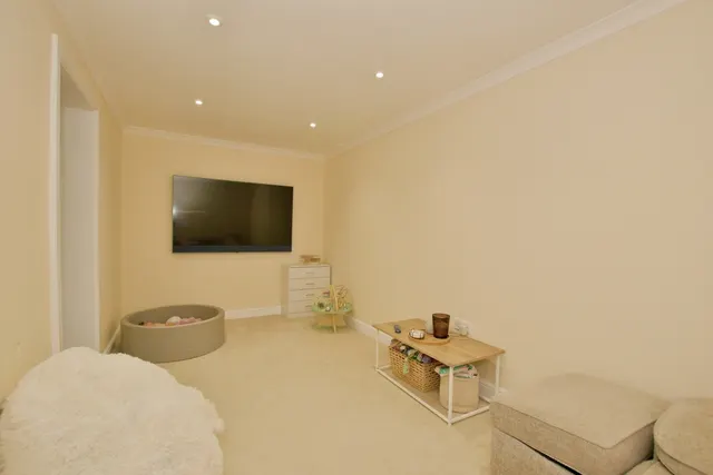 Downs Close, Headcorn, TN27, photo 3