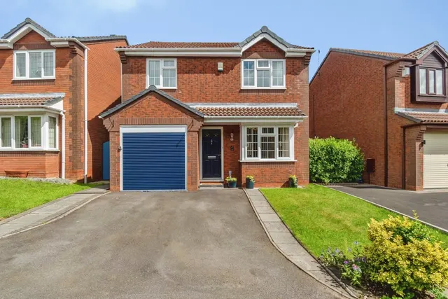 Photo 2 — Van Gogh Close, Cannock, Staffordshire, WS11