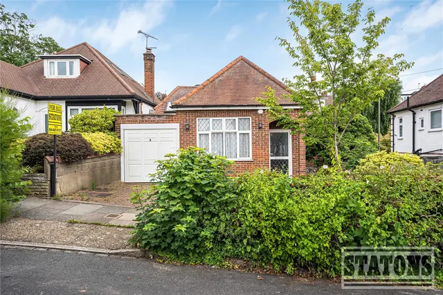 Photo 2 — Ashurst Road, Cockfosters, Barnet, EN4 9LG