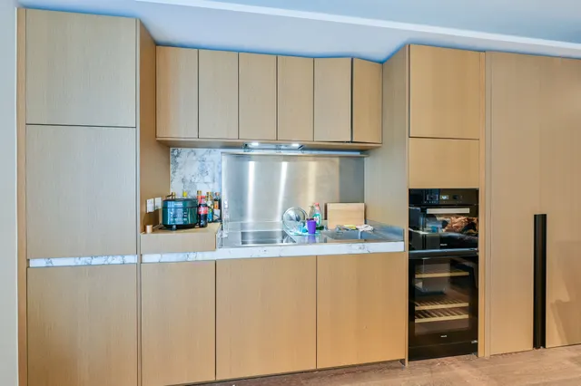 Photo 3 — Flat 901, 30 Casson Square, London