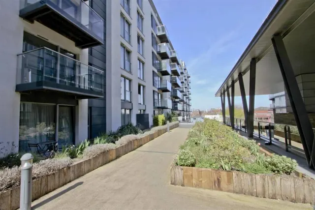 Station Approach, Hayes, photo 1