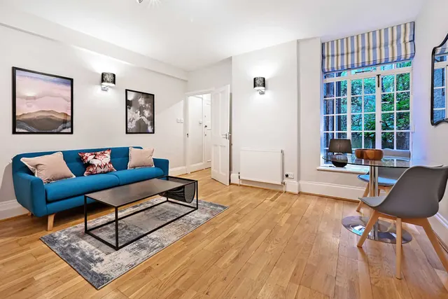 Photo 2 — Britten Street, London, SW3 3UB