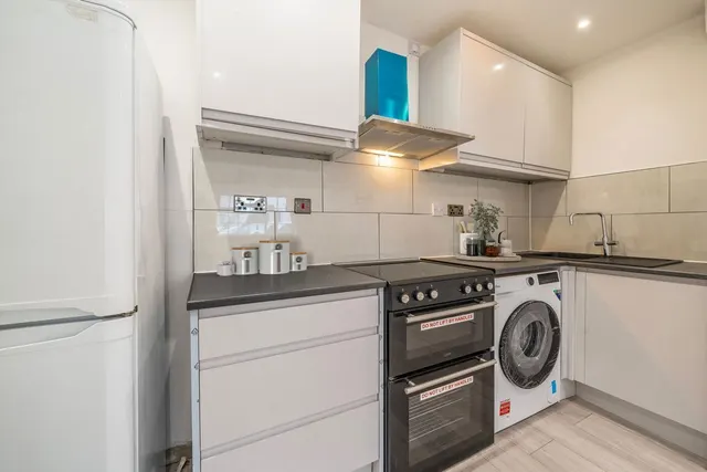 Highfield Road, W3, photo 3